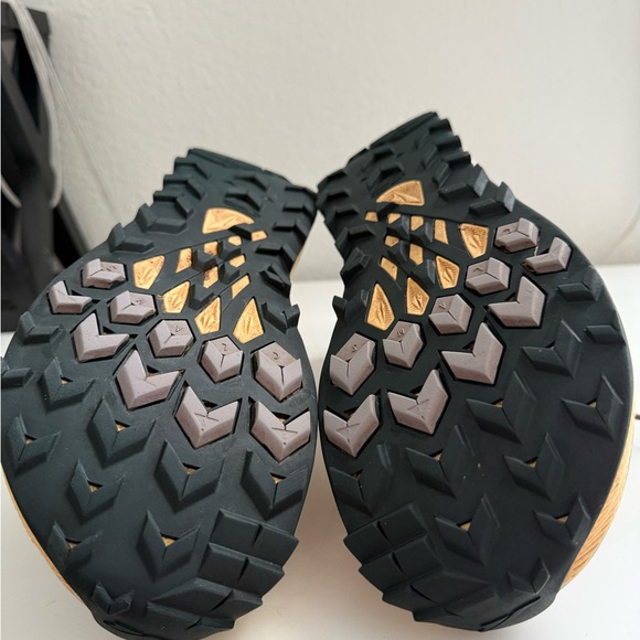 Altra Women's Athletic Shoes - Gray and Tan - Picture 7 of 9